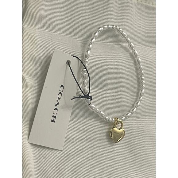Coach Heart Lock Stretch Bracelet Glass pearls, plated brass and cubic zirconia - Picture 5 of 5